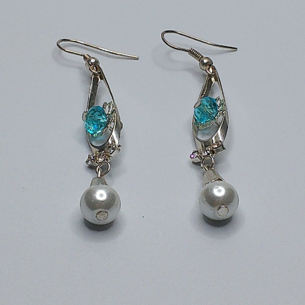 Blue crystal flower with pearl dangle earrings